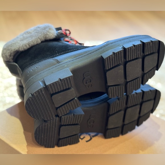 Brand new UGG Aston Addie Boots sz 8.5 - Picture 5 of 6